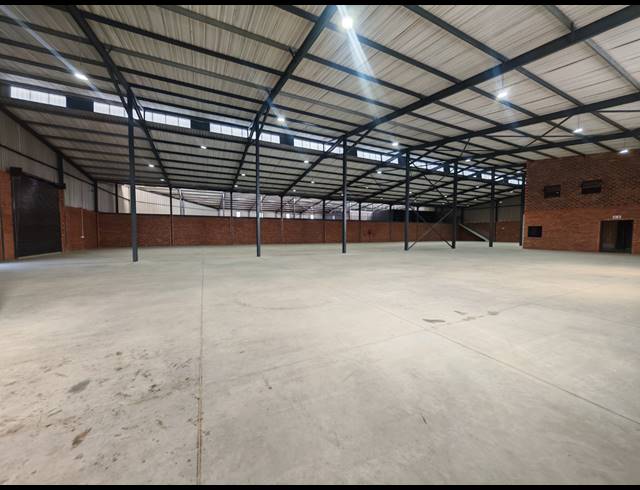 2,340M² WAREHOUSE TO LET IN ORMONDE